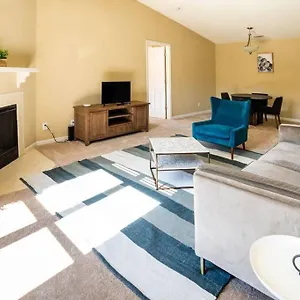 Apartment Viagem - - Comfy 2br W/gym+parking