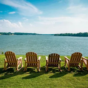 Holiday home Lakefront Studio With Private Porch #39 At Long Cove
