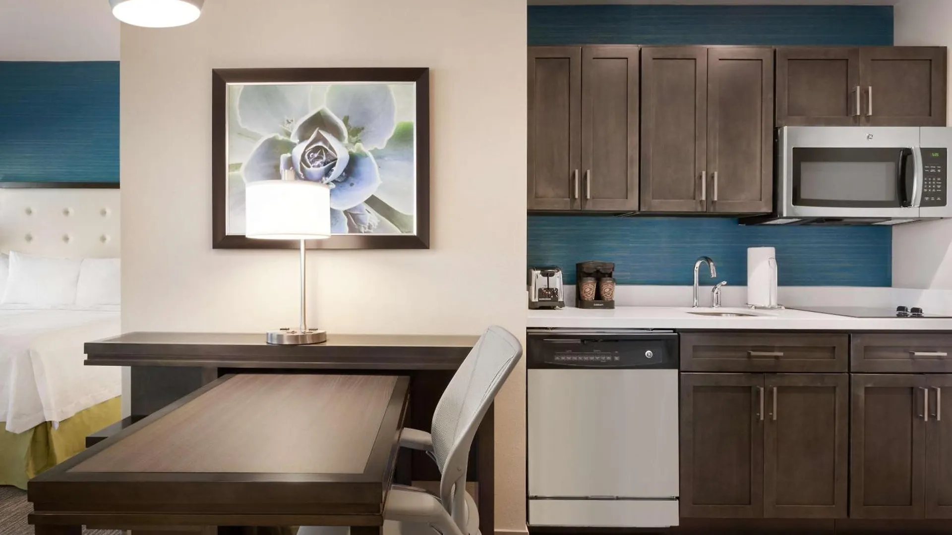 Homewood Suites By Hilton Charlotte Southpark Hotel